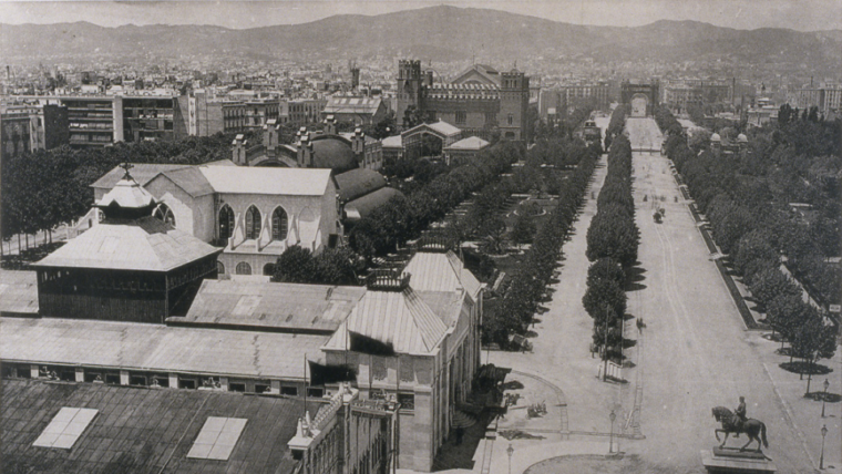 Vista parcial del recinte de l'exposició presa des d'una torre del Palau de la Indústria, 1888. Pau Audouard Deglaire. AFB.