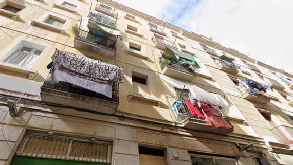imatge dels balcons de la finca adquirida per l'Ajuntament al carrer d’Espalter