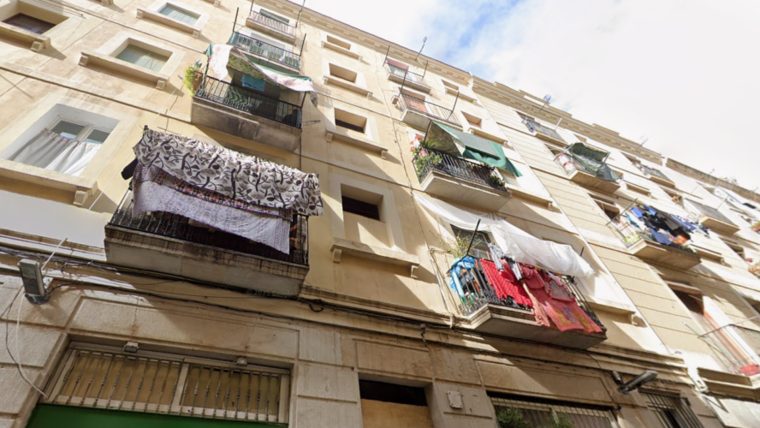 imatge dels balcons de la finca adquirida per l'Ajuntament al carrer d’Espalter