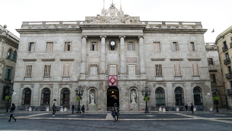 Ajuntament de Barcelona, façana, dol, llaç negre