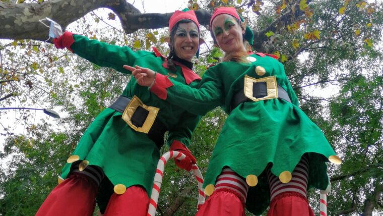 Nadal a la Sagrada Família amb elf i elfa