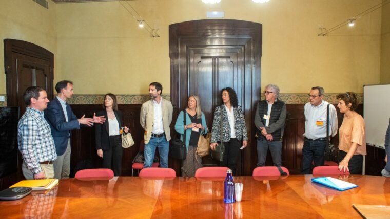 L’Ajuntament de Barcelona signa els drets de superfície de dos nous projectes de cohabitatge